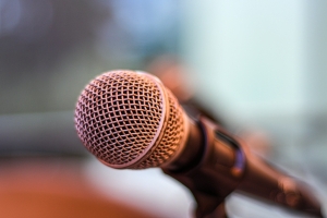 mikrofon robinson recalde sT0n Ie8OKo unsplash